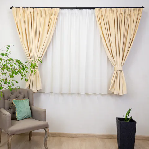 Set 2 draperii scurte cu doua benzi de prindere Hiko COMFY catifea crem, cu rejansa