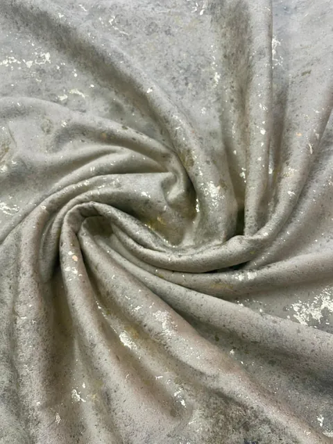 Set 2 draperii Hiko Goldie COMFY, catifea imprimata, bej auriu, cu rejansa creion, 6,5cm