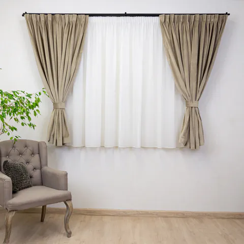 Set 2 draperii scurte cu doua benzi de prindere Hiko COMFY catifea bej, cu rejansa