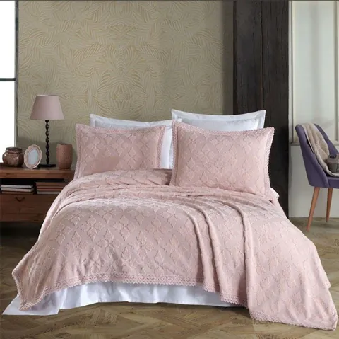 Set cuvertura pique cu broderie si 2 fete de perna King Somon (Bumbac 100% brodat)