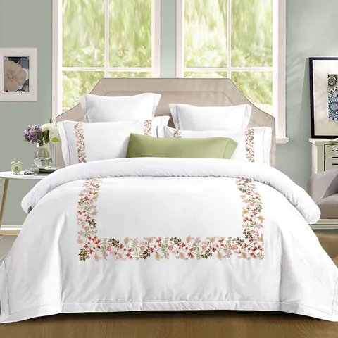 Lenjerie cu Elastic 180x200 cm, imprimata digital, Blanca 4 Piese (Finet)