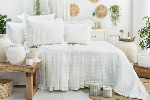 Set Cuvertura Pique Model Martha Cream