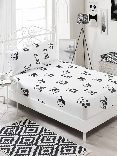Cerasaf de pat cu elastic si fete de perna Model Panda