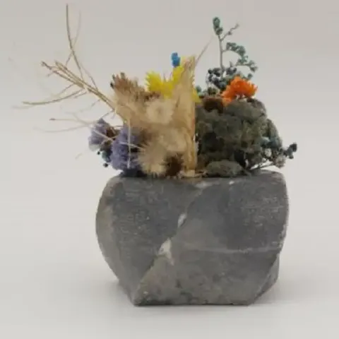 Ghiveci decorativ cu flori artificiale, homs seria A620,17x5.5x9 cm,30353