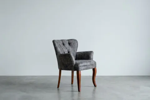 Fotoliu tip berjer, Cafe gri cu picioare din lemn