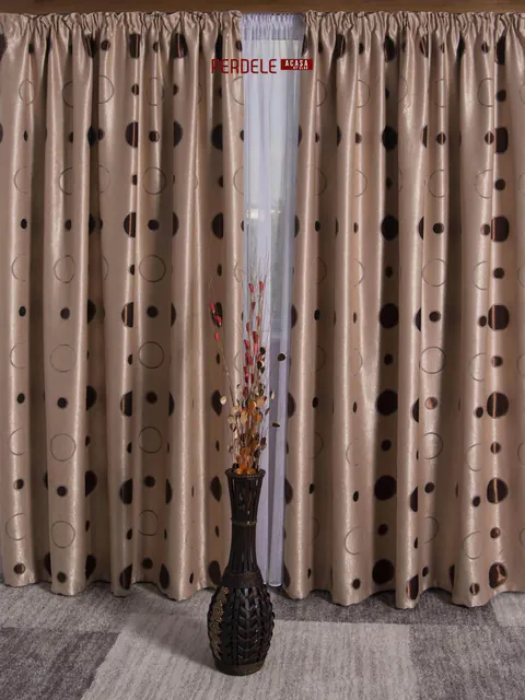 Draperie blackout, crem/maro, model buline