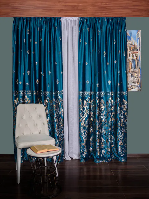 Draperie catifea albastru cu model auriu