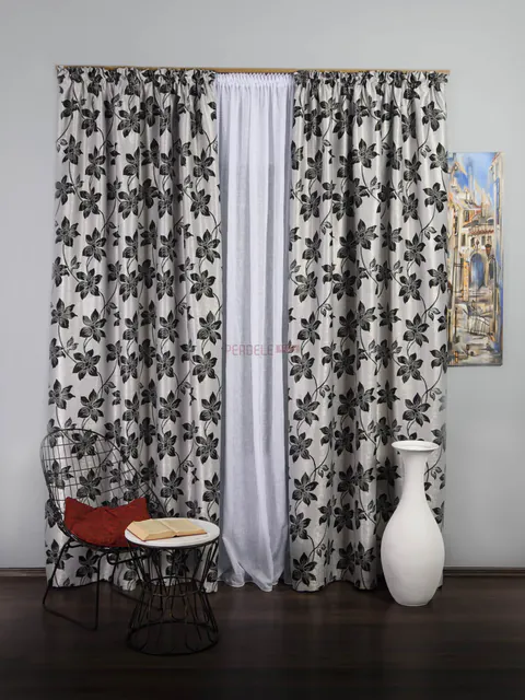 Draperie model flori