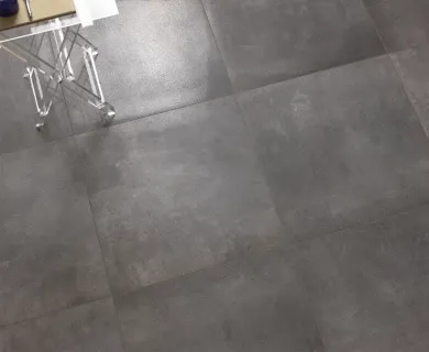 Gresie portelanata Sintesi Italia, Ambienti Antracite Rectificata lucioasa 80,2x80,2 cm