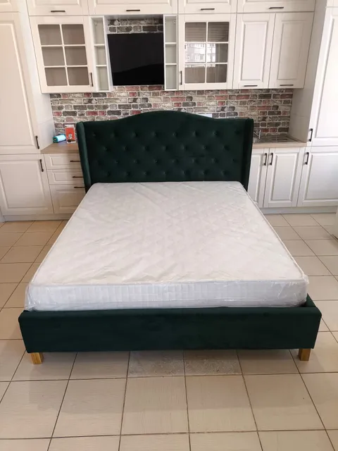 PAT BENY 1 TAPITAT CU CATIFEA VERDE, 180/200 CM ,124CM INALTIME, FARA SALTEA