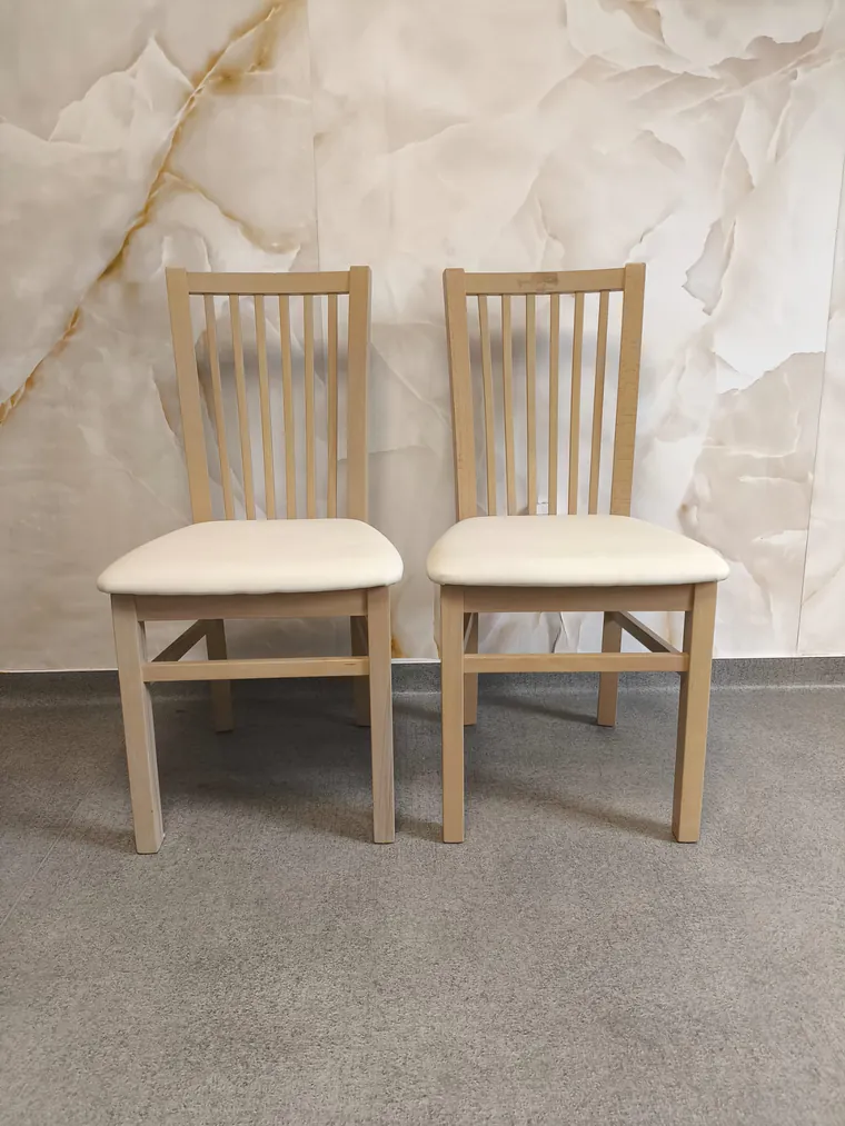 set 2 scaune nr 6 disponibil un singur set