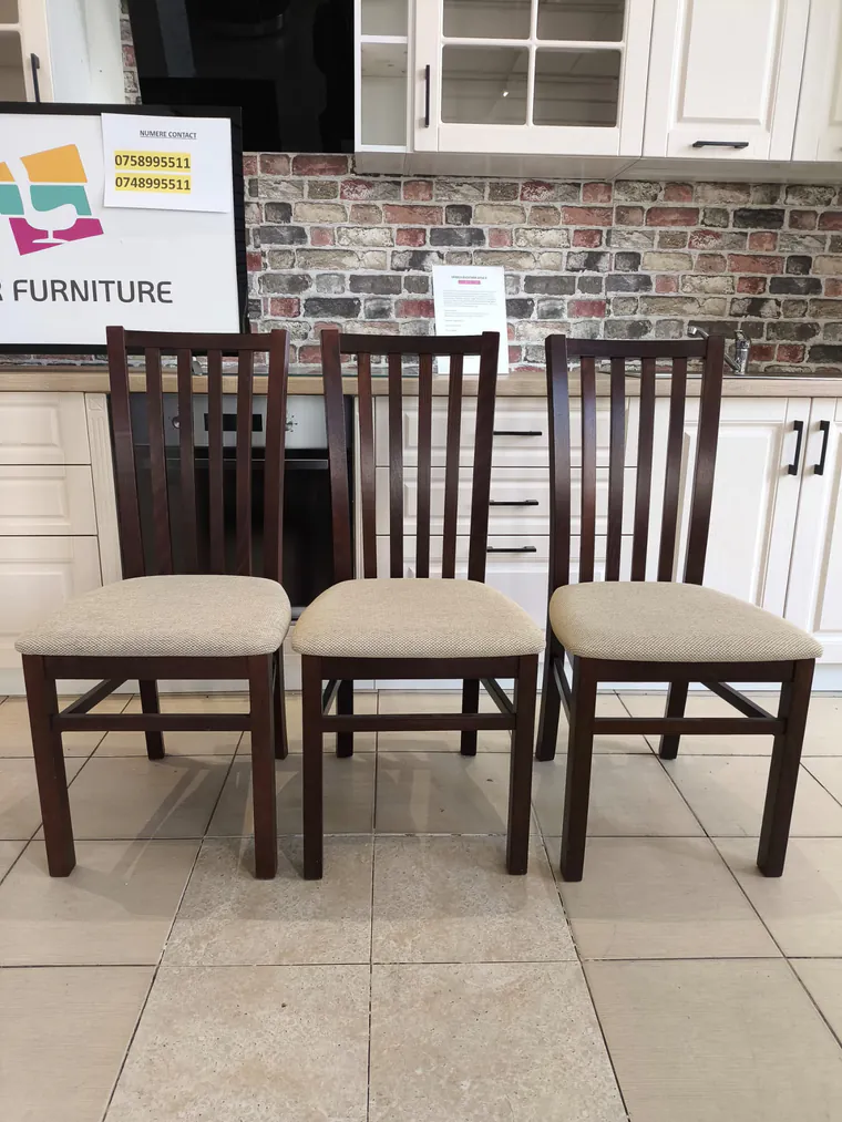 set 3 scaune nr 20 disponibil un set