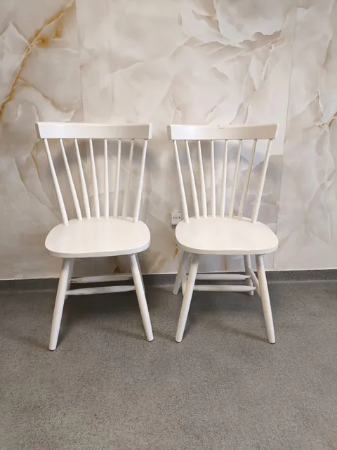 set 2 scaune nr 36 disponibil un set