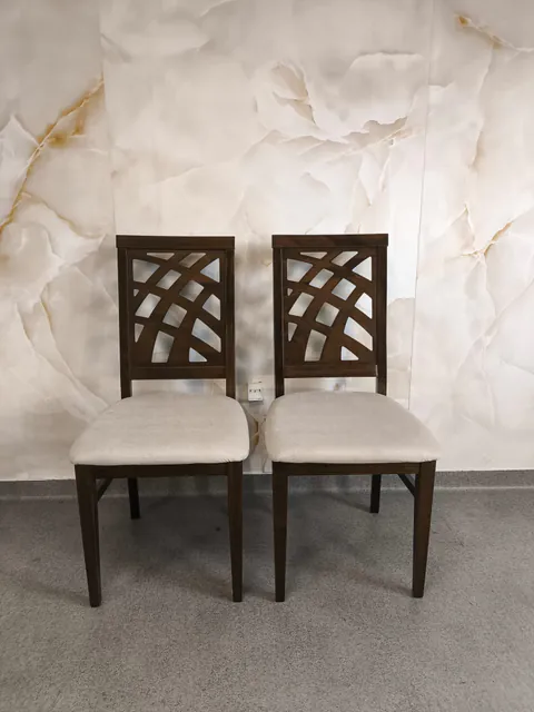 SET 2 SCAUNE FY NR 40 DISPONIBIL UN SET