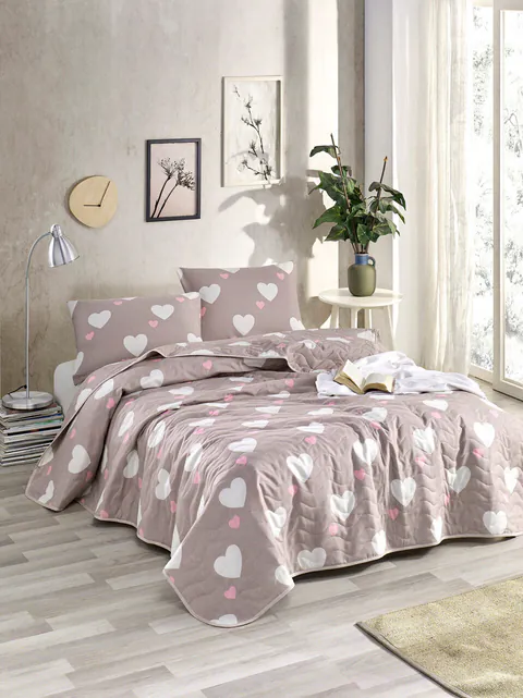 Set cuvertura matlasata dubla King (FR), 3 piese, L'essentiel Maison, Herz, 65% bumbac/35% poliester, Trandafir praf / Alb