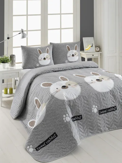 Set cuvertura matlasata dubla King (FR), 3 piese, L'essentiel Maison, Tavşancık, 65% bumbac/35% poliester, Gri / Maro / Alb / Roz