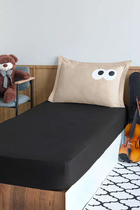 Set de pat pentru o persoana (cearceaf cu elastic si perna) 2 piese, L'essentiel Maison, Funny, Negru/Maro