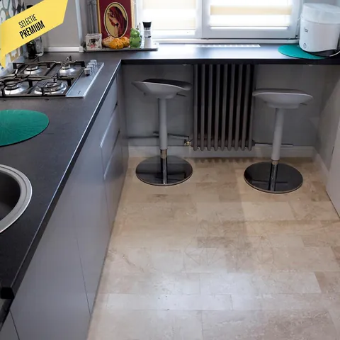 Travertin Classic PREMIUM Cross Cut Plank Set Mat si Chituit, 1.2 cm