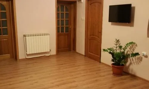 Casa + teren 240 mp + 550 mp curte in pipera