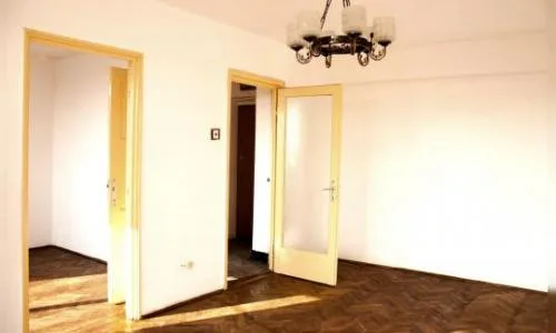 proprietar,vand apartament 3 camera decomandat Bucuresti,Grivita in bloc caramida