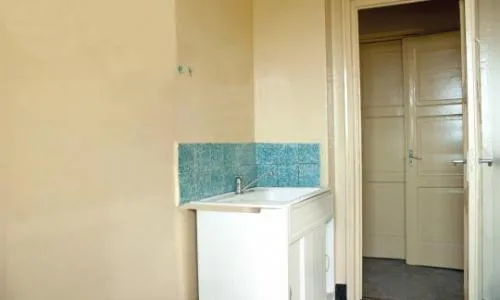 proprietar,vand apartament 3 camera decomandat Bucuresti,Grivita in bloc caramida