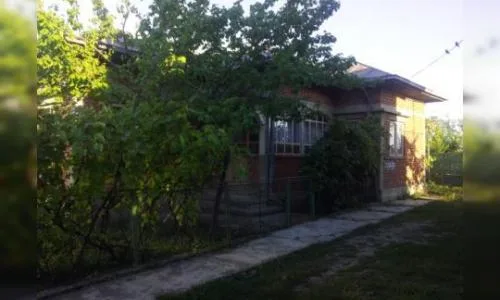 Casa la rosu locuibila,sat Varnita com Sirna jud PH