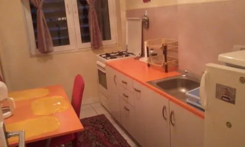Proprietar,ofer inchiriere apt.2 cam, St cel Mare intersectie Lizeanu,langa metrou