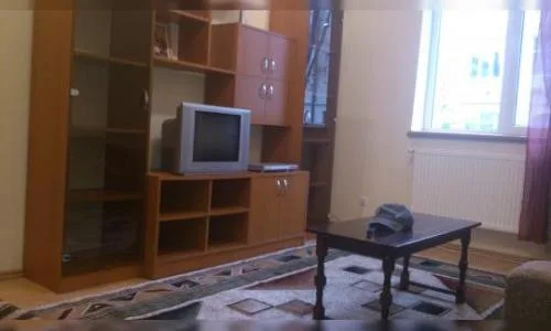 Dau in chirie apartament 2 camere Baba Novac zona verde