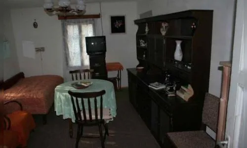 Casa traditionala in zona de deal, Cosmina de Sus, PH