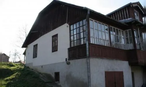 Casa traditionala in zona de deal, Cosmina de Sus, PH
