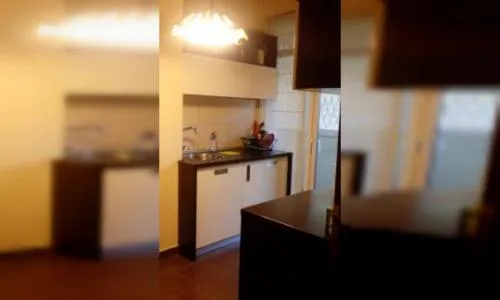 2 apartamente de 2 si 3 camere lipite printr-un perete