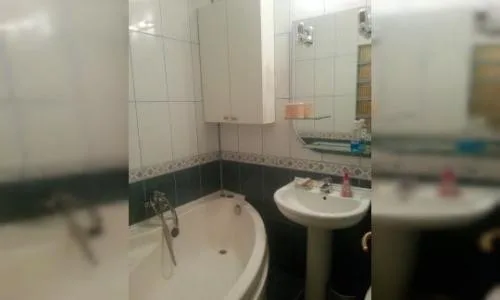 Apartament 3 camere zona Raul Doamnei