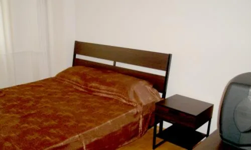 Inchiriez apartament cu 3 cam Piata Victoriei