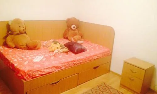Inchiriez apartament stare foarte buna semidentral
