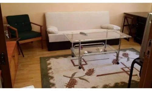 Inchiriez apartament stare foarte buna semidentral