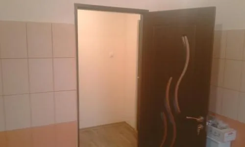 Vand apartament 2 camere, str.Garofitei.Conditii excelente.