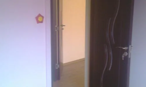 Vand apartament 2 camere, str.Garofitei.Conditii excelente.