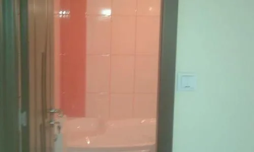 Vand apartament 2 camere, str.Garofitei.Conditii excelente.