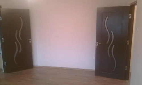 Vand apartament 2 camere, str.Garofitei.Conditii excelente.