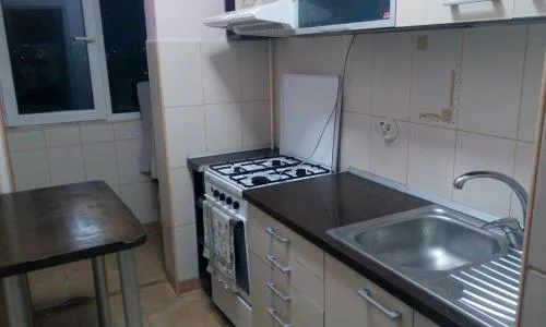 Proprietar inchiriaza apartament 3 camere semidecomandat MILITARI