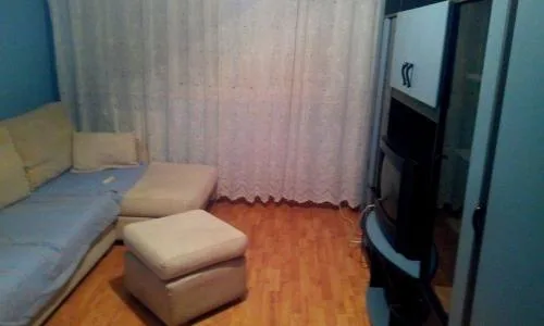 Proprietar inchiriaza apartament 3 camere semidecomandat MILITARI