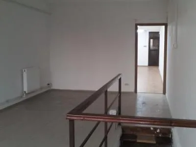 inchiriez SPATIU 75 mp ET 1 VILA deschidere bul .energeticienilor -pretabil BIROURI-CABINET STOMATOLOGIC -CROITORIE -COAFOR -mici ATELIERE-tel-0769182538