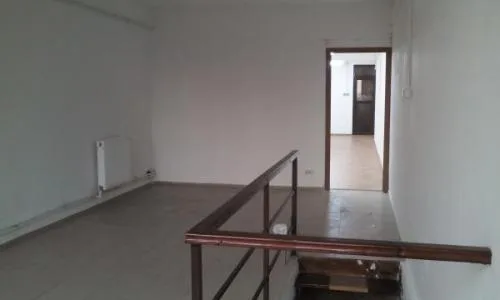 inchiriez SPATIU 75 mp ET 1 VILA deschidere bul .energeticienilor -pretabil BIROURI-CABINET STOMATOLOGIC -CROITORIE -COAFOR -mici ATELIERE-tel-0769182538