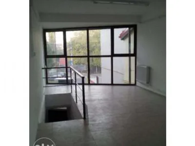 inchiriez SPATIU 75 mp ET 1 VILA deschidere bul .energeticienilor -pretabil BIROURI-CABINET STOMATOLOGIC -CROITORIE -COAFOR -mici ATELIERE-tel-0769182538