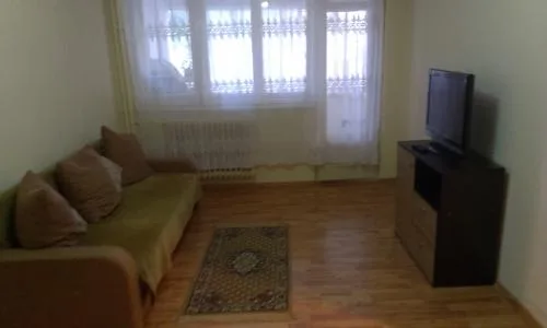 Ofer pentru inchiriere apartament doua camere Gorjului, zona linistita