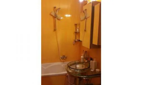 Vand apartament 3 camere Obor Teiul Doamnei