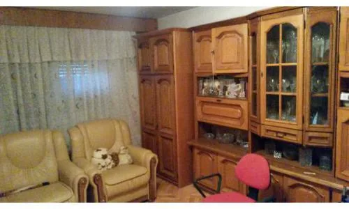 proprietar inchiriez apartament cu 4 camere in Oradea, zona Rogerius, str. Sovata.