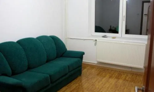 Proprietar, inchiriez apartament 4 camere in zona mall Vitan.