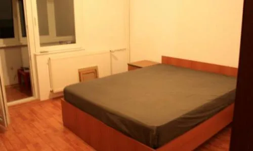 Proprietar, inchiriez apartament 4 camere in zona mall Vitan.