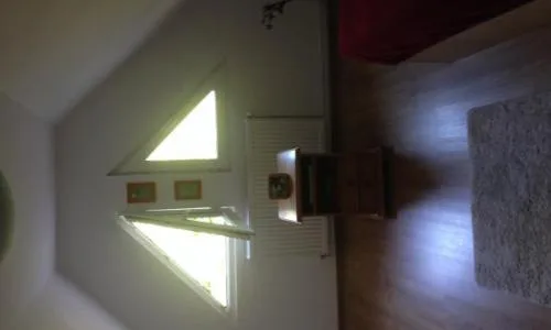 Cea mai frumoasa Casa de Vacanta este de Vanzare acum !!